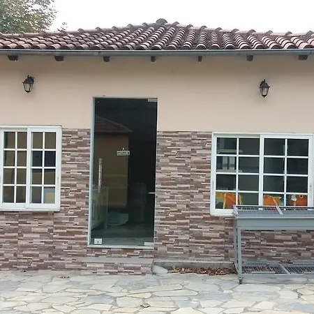 Apartament Sintrivanis Beach