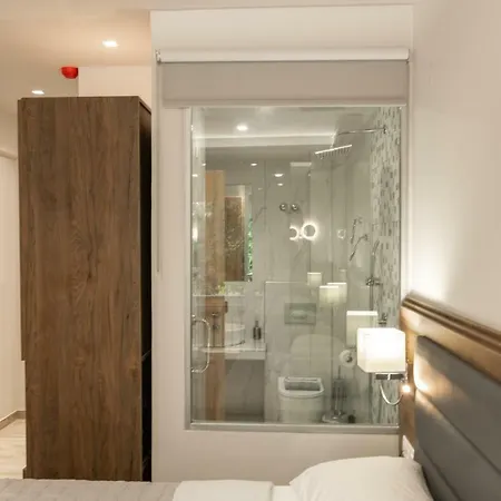 Sintrivanis * Paralía Skotínis