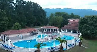 Sintrivanis 公寓 *